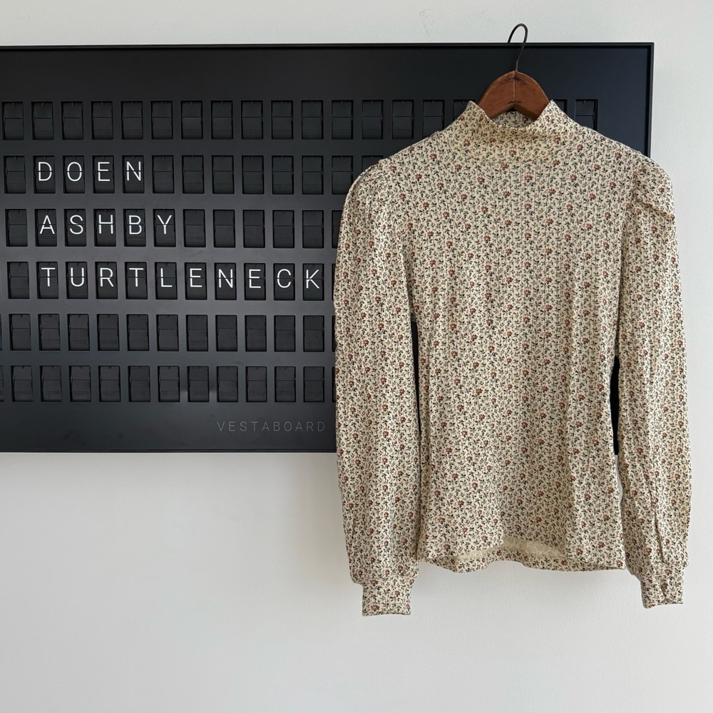 Doen Ashby Turtleneck in Cream Floral